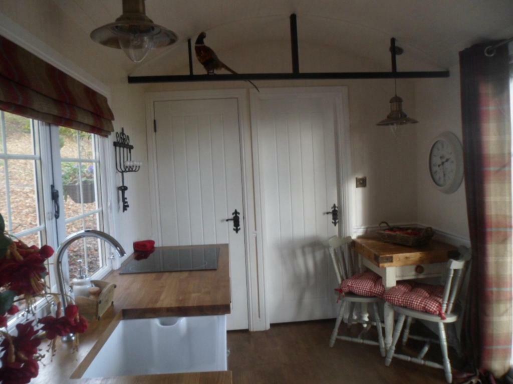 Borthwickbrae Shepherd'S Hut 霍伊克 外观 照片