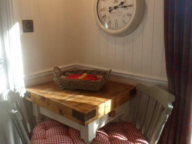 Borthwickbrae Shepherd'S Hut 霍伊克 外观 照片