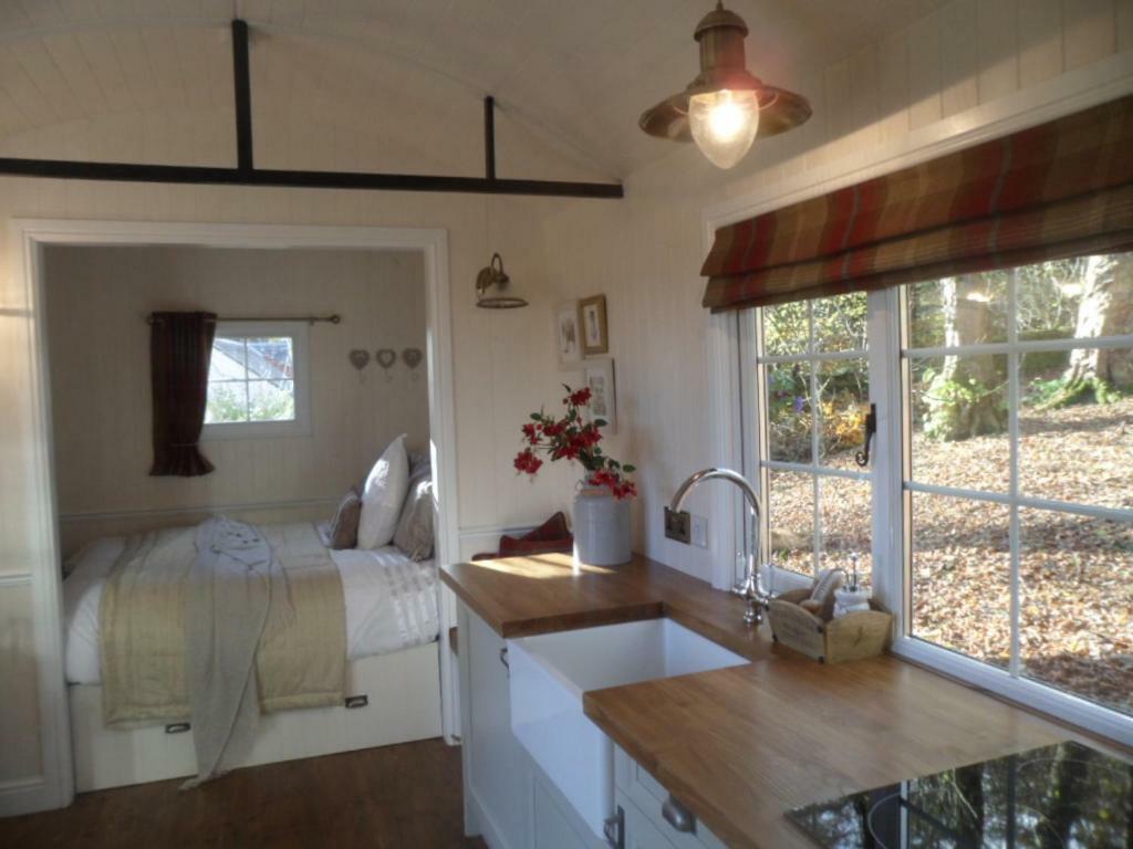 Borthwickbrae Shepherd'S Hut 霍伊克 外观 照片