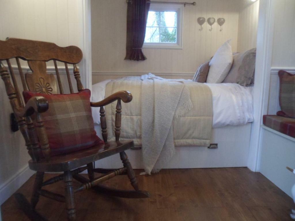 Borthwickbrae Shepherd'S Hut 霍伊克 外观 照片
